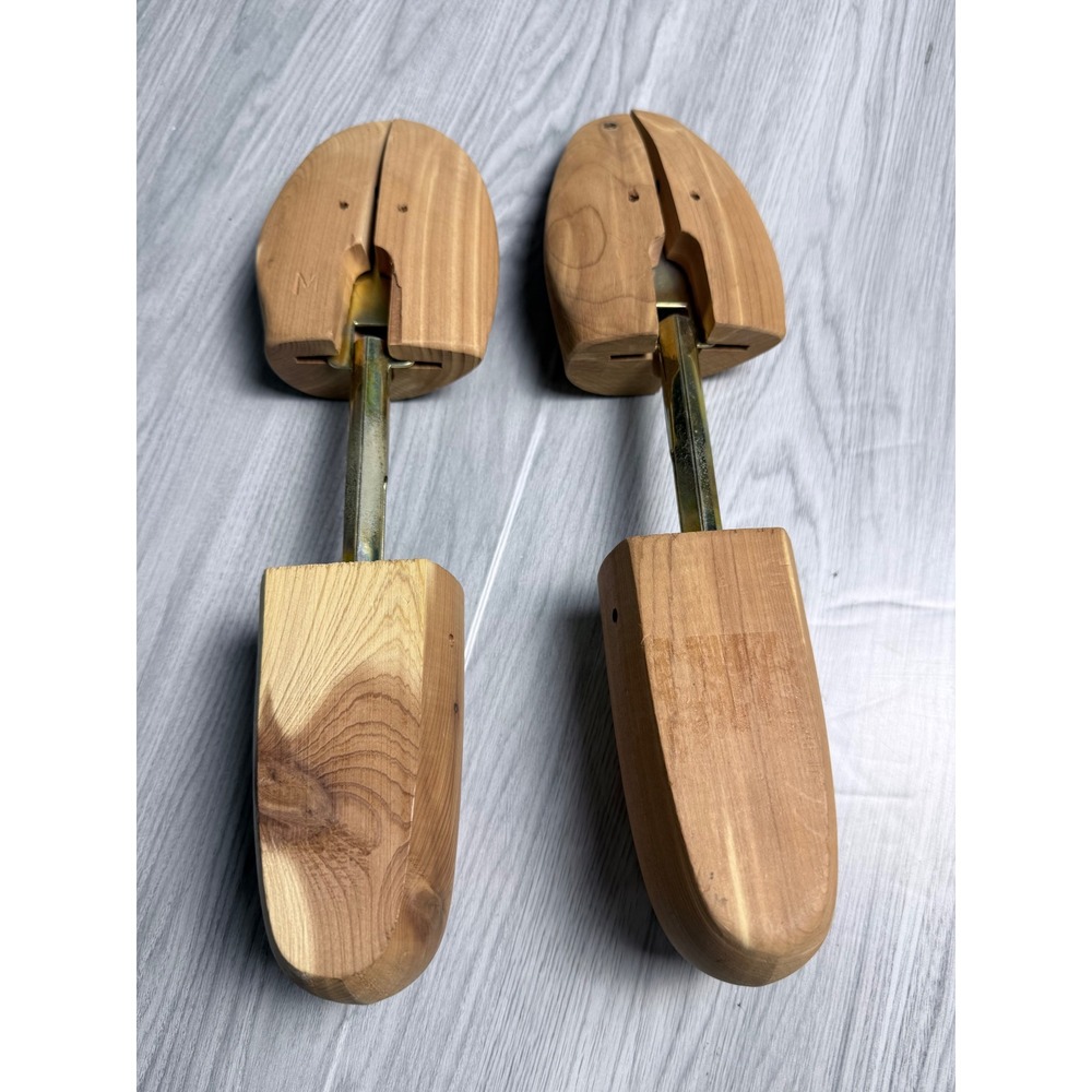 Dillards Cedar Shoe Trees Rochester Shoe Tree Co Split Toe Wood Mens Medium M - Picture 2 of 4